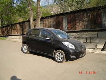 2010 Toyota Vitz Pictures