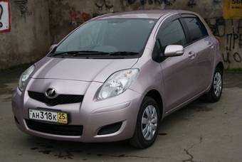 2010 Toyota Vitz Photos