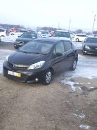 2011 Toyota Vitz Photos