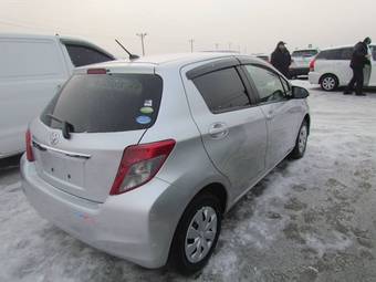 2011 Toyota Vitz Photos