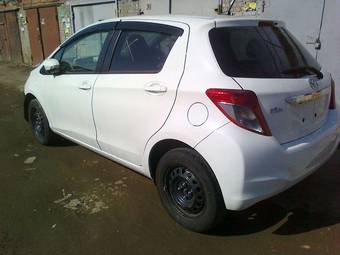 2011 Toyota Vitz Photos