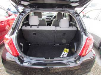 2011 Toyota Vitz Pictures