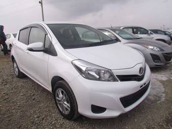 2011 Toyota Vitz Photos