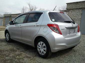 2011 Toyota Vitz Photos