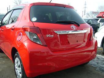 2011 Toyota Vitz Pictures