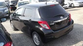 2011 Toyota Vitz Photos