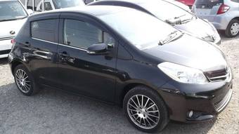 2011 Toyota Vitz Pics