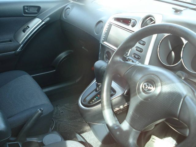 2002 Toyota Voltz