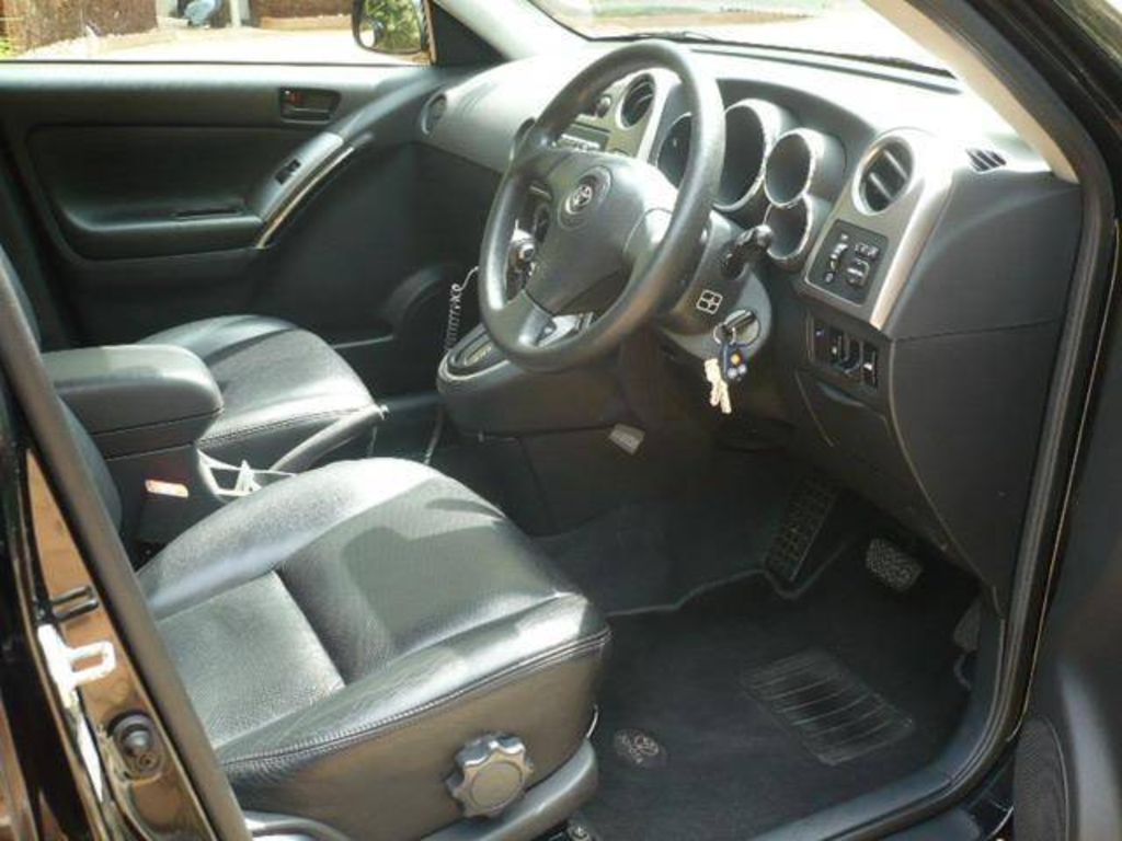 2002 Toyota Voltz