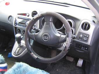 2002 Toyota Voltz Photos