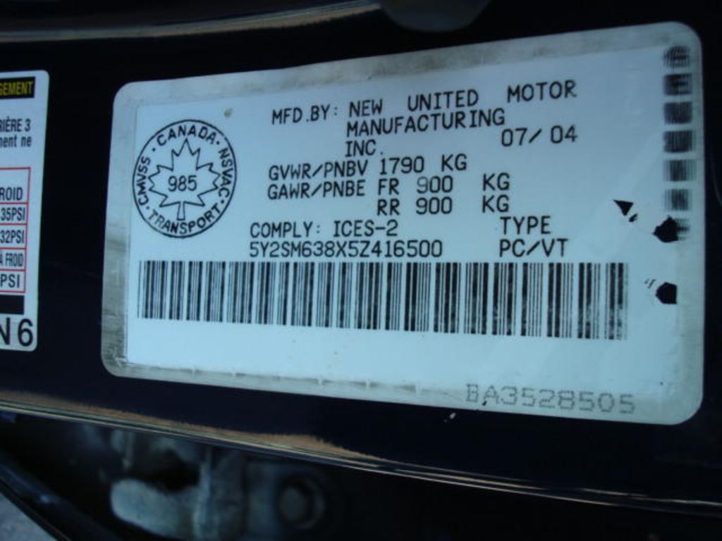 2004 Toyota Voltz