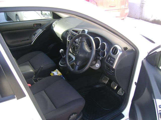 2004 Toyota Voltz