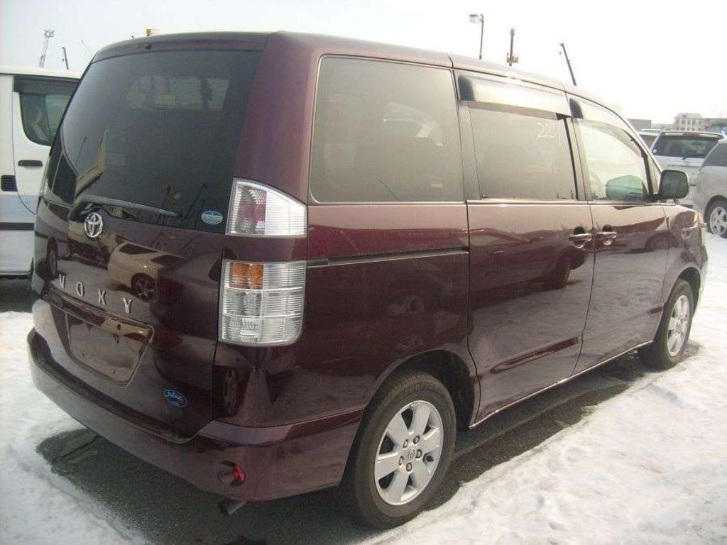 2001 Toyota Voxy