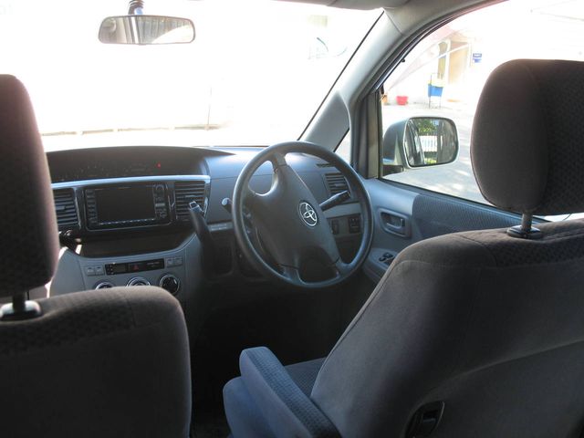 2001 Toyota Voxy