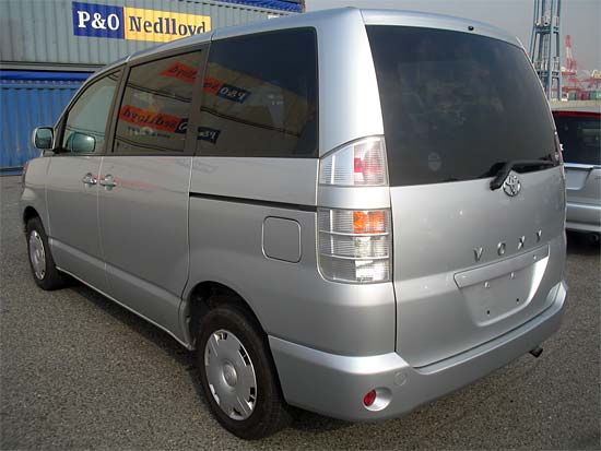 2001 Toyota Voxy Photos