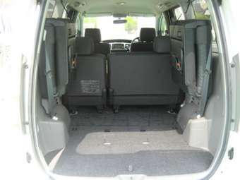 2001 Toyota Voxy Pictures