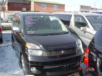 2002 Toyota Voxy