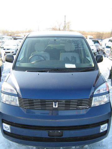 2002 Toyota Voxy