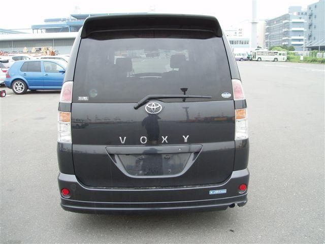 2002 Toyota Voxy