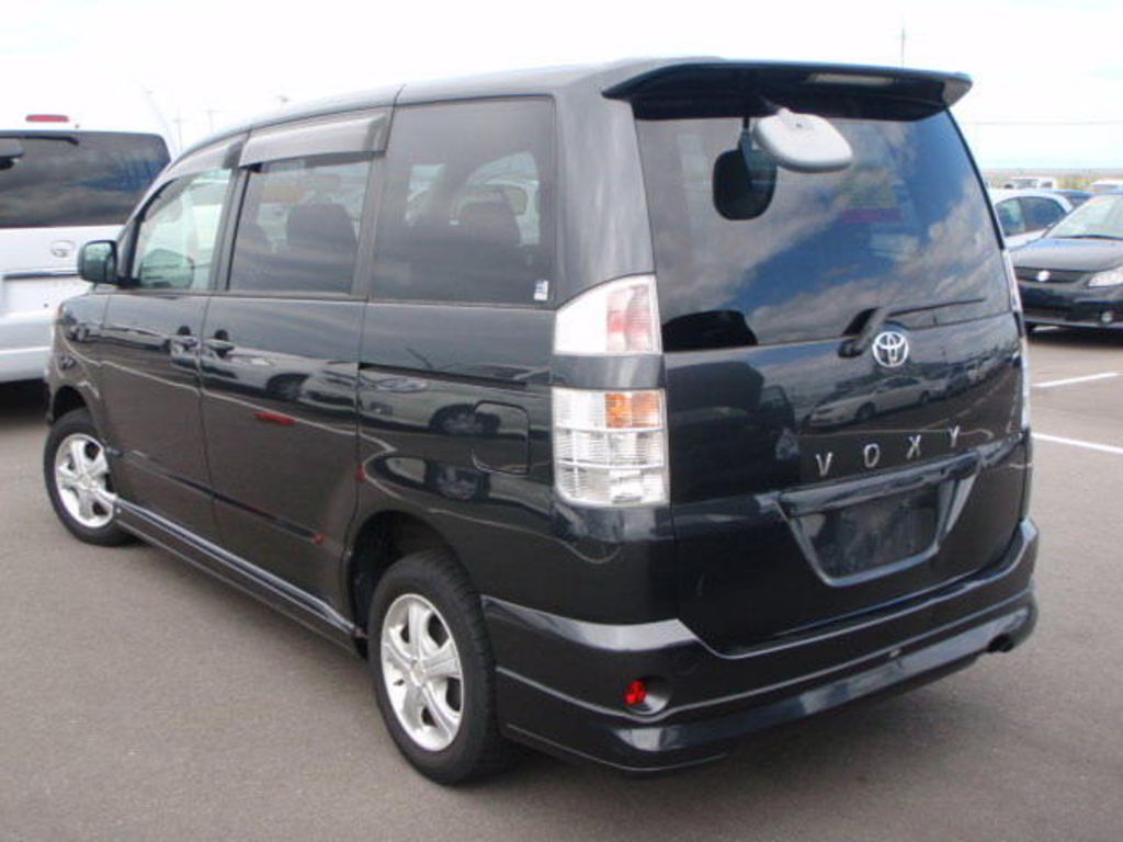 2002 Toyota Voxy