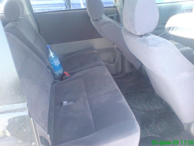 2002 Toyota Voxy