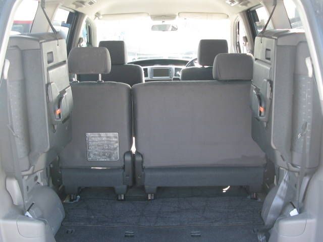 2002 Toyota Voxy