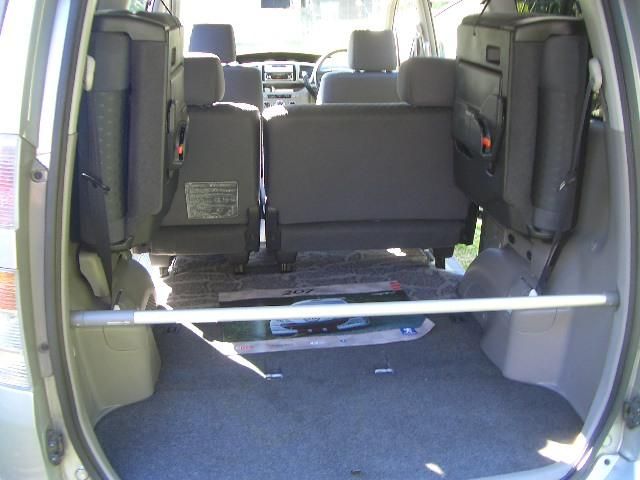 2002 Toyota Voxy