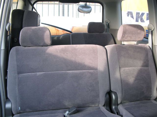 2002 Toyota Voxy