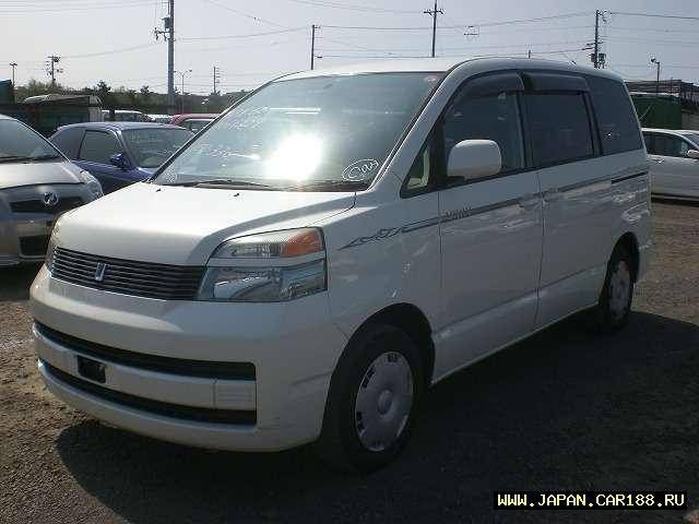 2002 Toyota Voxy