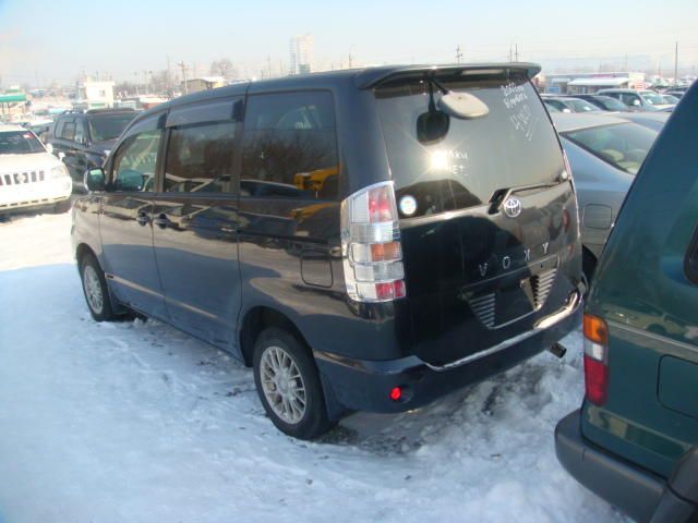 2002 Toyota Voxy