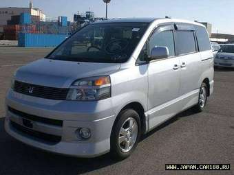 2002 Toyota Voxy