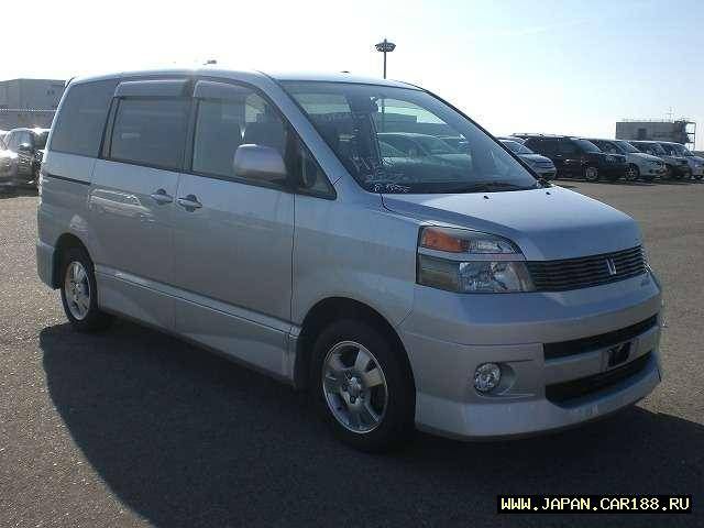 2002 Toyota Voxy