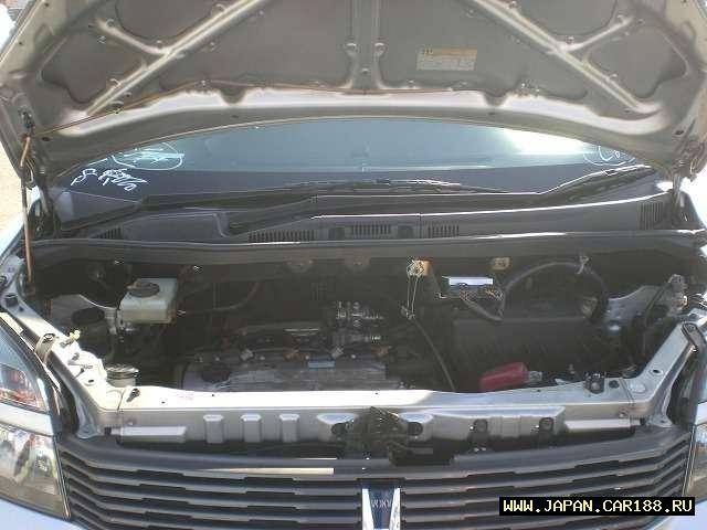 2002 Toyota Voxy