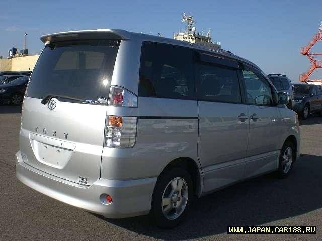 2002 Toyota Voxy