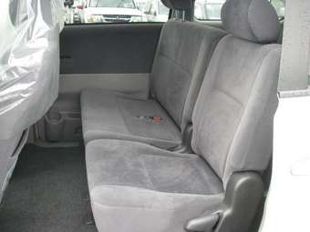 2002 Toyota Voxy Pictures