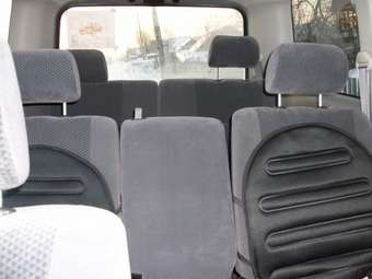 2002 Toyota Voxy Images