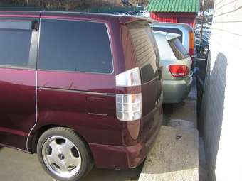 2002 Toyota Voxy Pictures