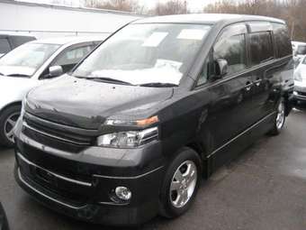 2002 Toyota Voxy Photos