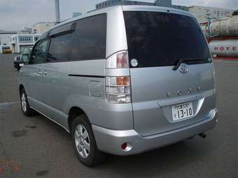 2002 Toyota Voxy Pictures