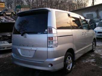 2002 Toyota Voxy Pictures