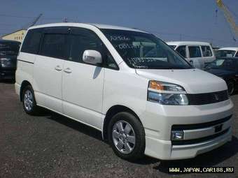 2002 Toyota Voxy Pictures