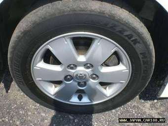 2002 Toyota Voxy Pics