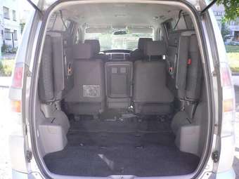 2002 Toyota Voxy Pictures