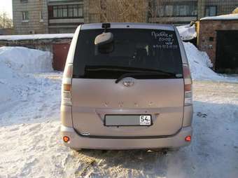 2002 Toyota Voxy Pictures
