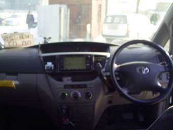 2002 Toyota Voxy Pictures