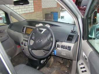 2002 Toyota Voxy Pics