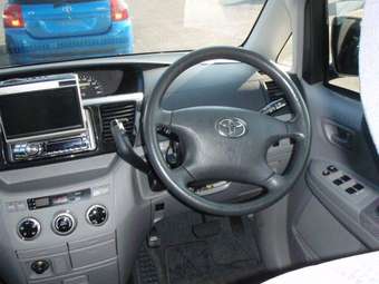 2002 Toyota Voxy Pictures