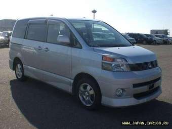 2002 Toyota Voxy Pictures