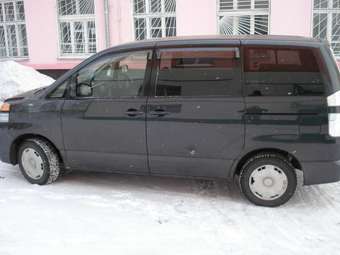 2002 Toyota Voxy Wallpapers