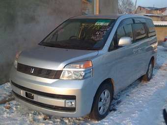 2002 Toyota Voxy Pictures